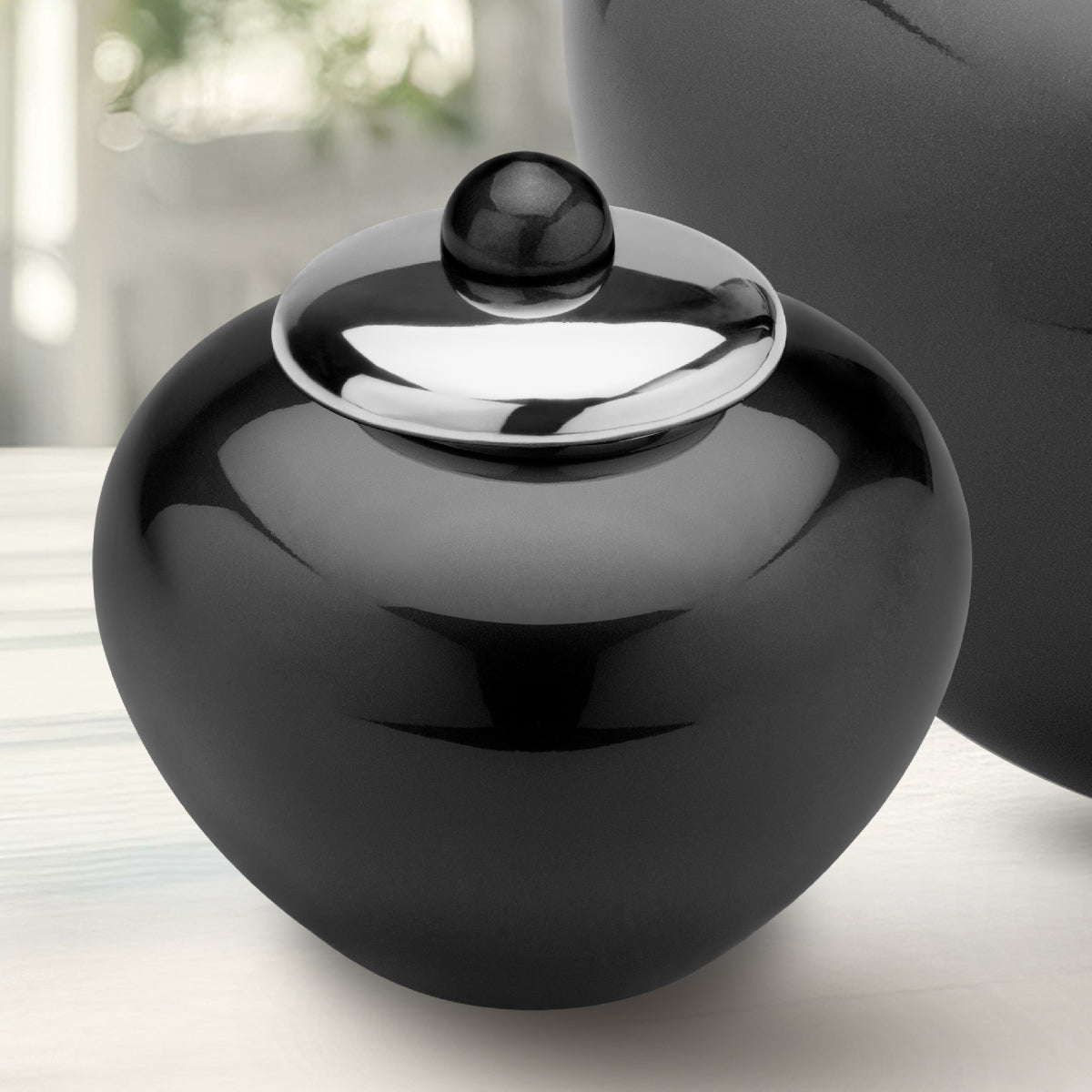 Keepsake Round Simplicity Midnight Cremation Urn