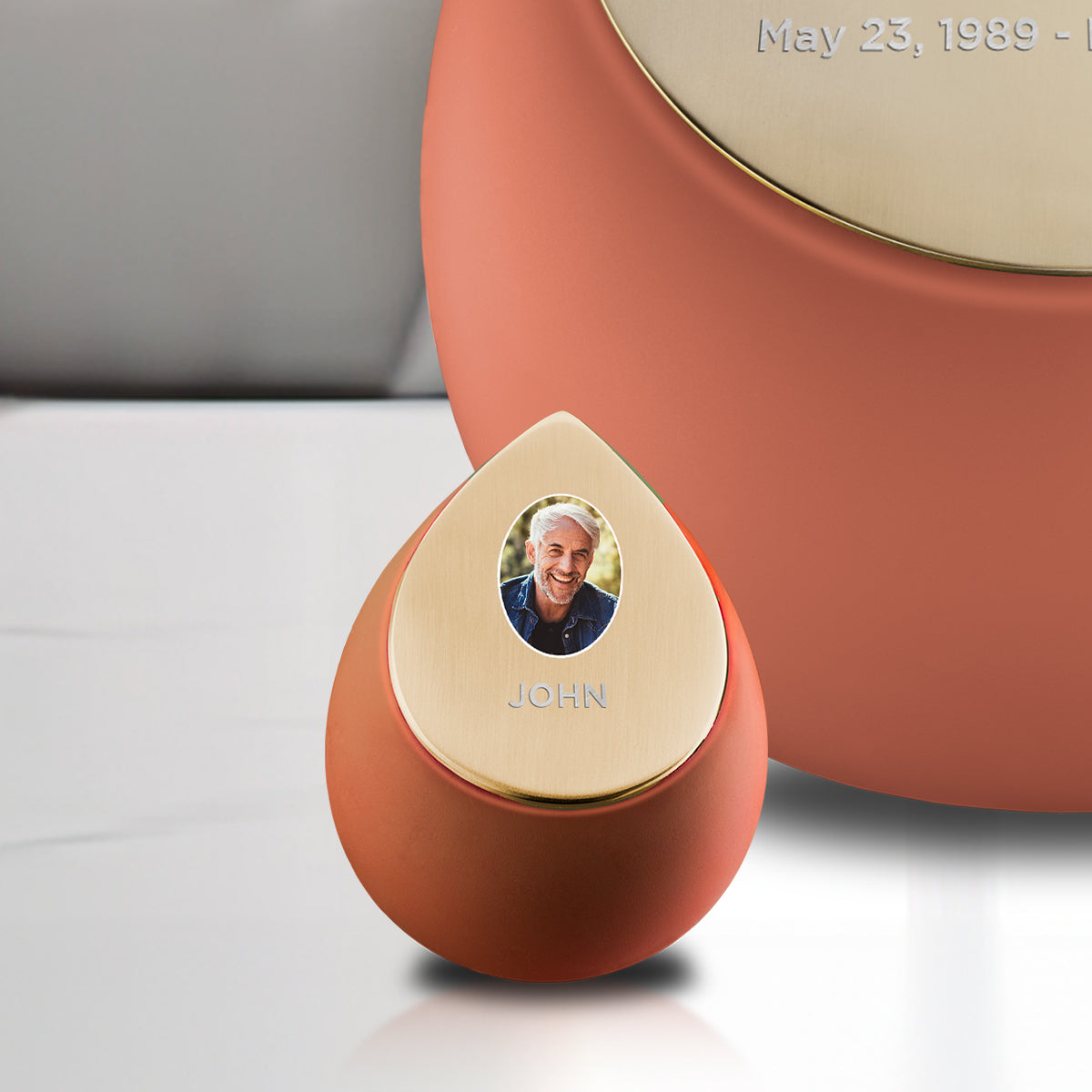 Drop Keepsake Portrait Urn Terracotta & Brushed Gold
