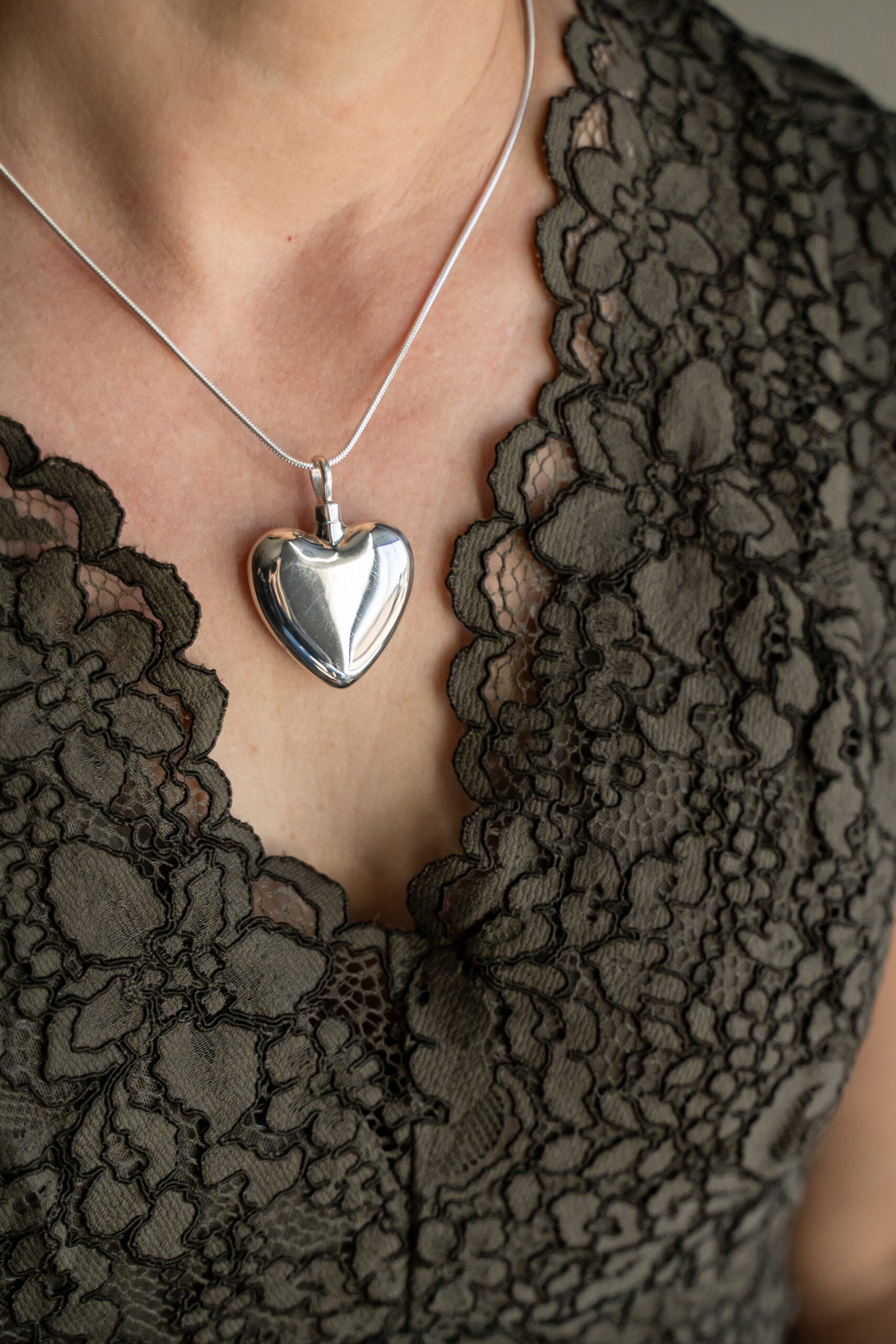 GetUrns Large Sterling Silver Heart Pendant