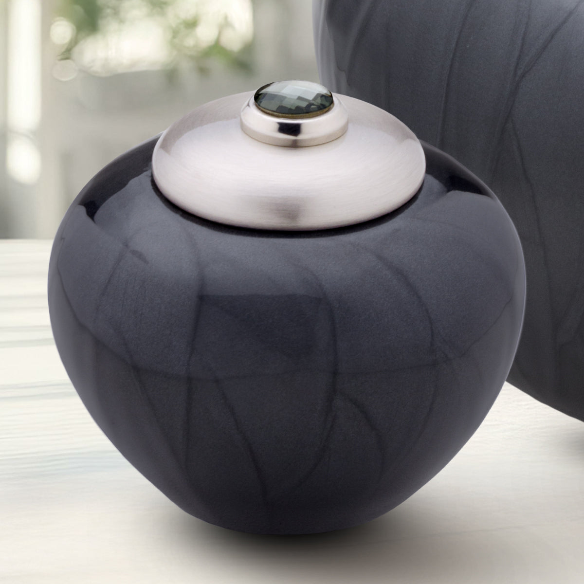 Keepsake Round Simplicity Midnight Pearl Cremation Urn