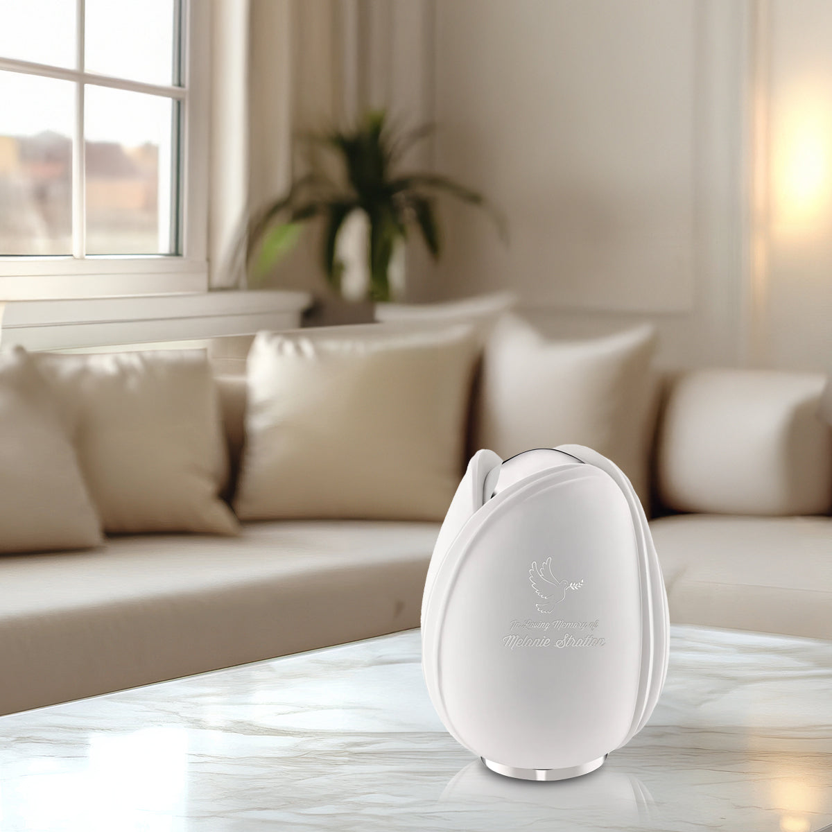 Tulip Medium Urn White & Polished Silver